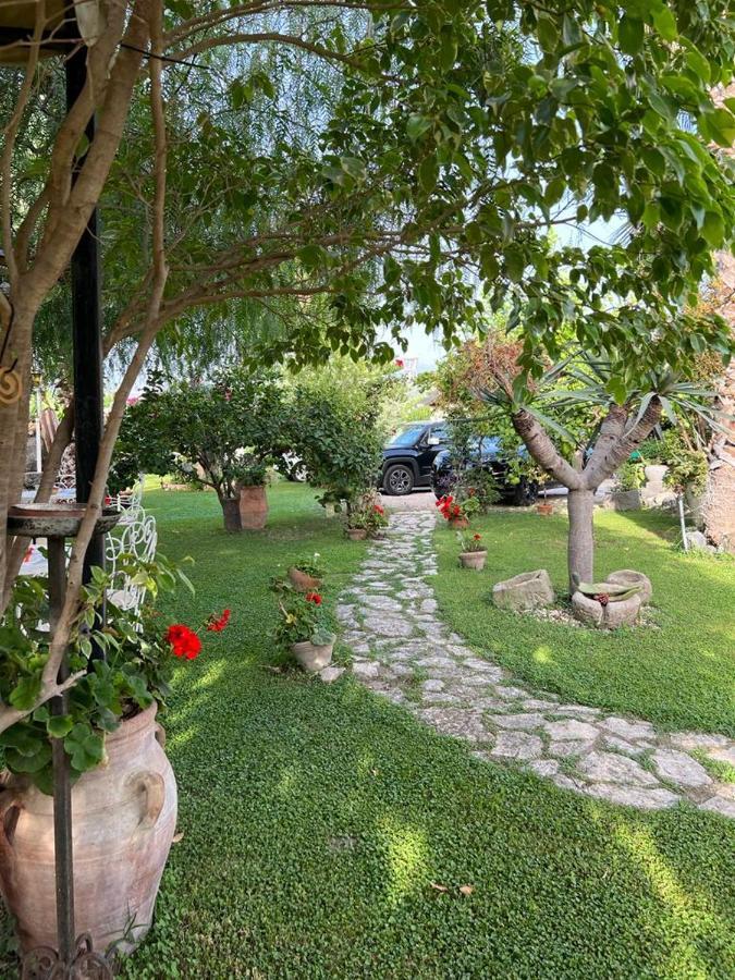 Bed and Breakfast La Capanna Di Giuseppe E Maria Таормина Экстерьер фото
