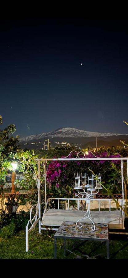 Bed and Breakfast La Capanna Di Giuseppe E Maria Таормина Экстерьер фото