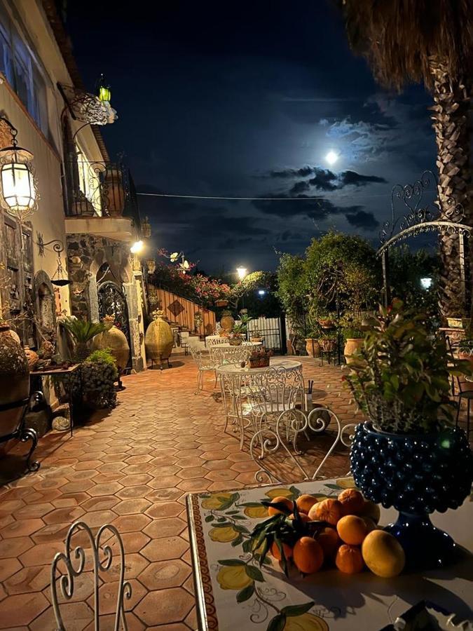 Bed and Breakfast La Capanna Di Giuseppe E Maria Таормина Экстерьер фото