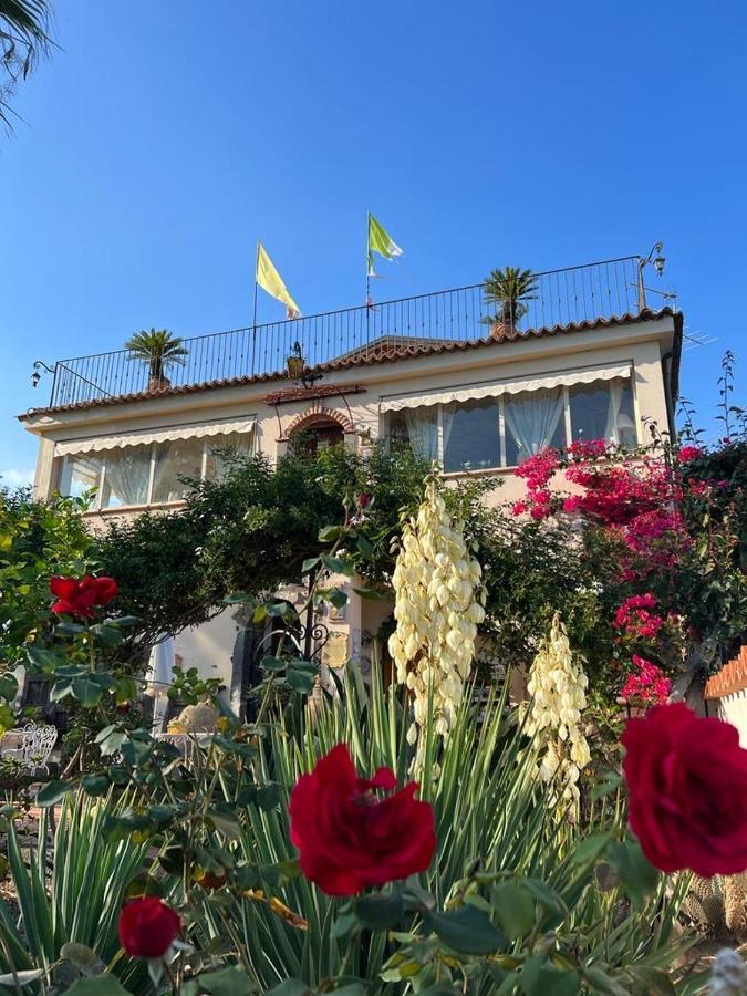 Bed and Breakfast La Capanna Di Giuseppe E Maria Таормина Экстерьер фото